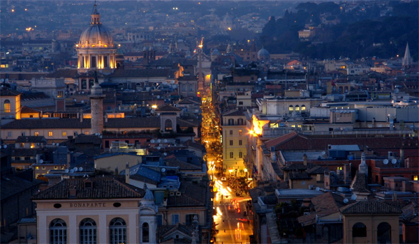 Roma - Vista dall'alto su Via del Corso