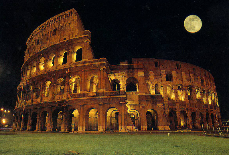 Veduta Notturna del Colosseo