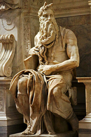 Statua di Mosè all'interno della Basilica di San Pietro in Vincoli