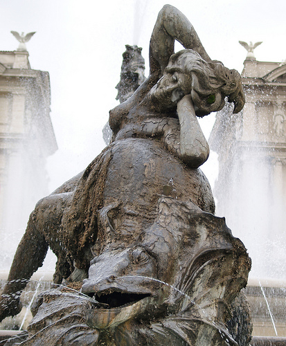 Una delle Statue della Fontana delle Naiadi